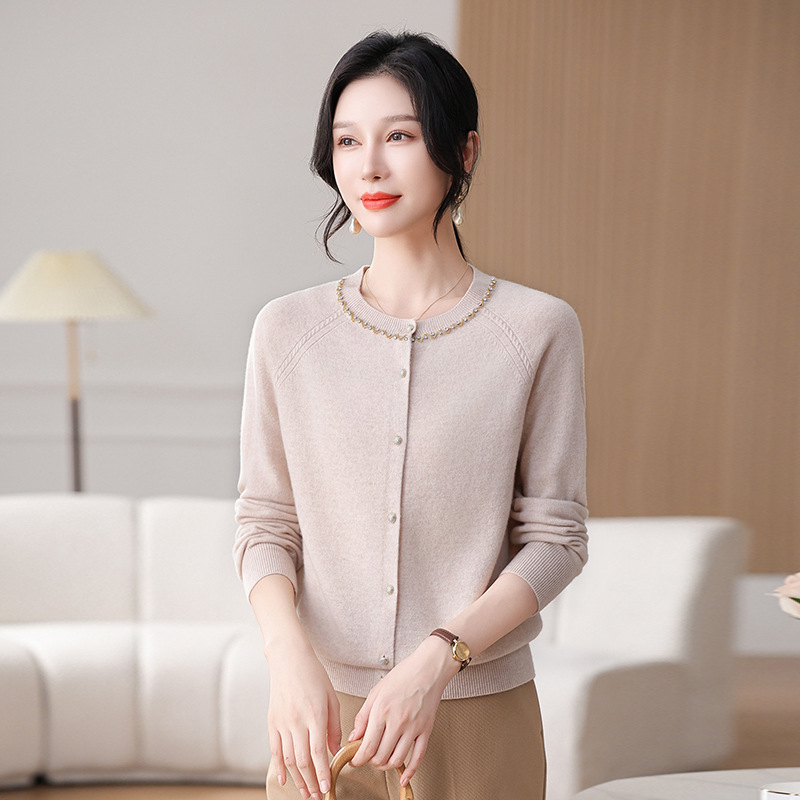 100 순수 양모 스웨터 여성 카디건 코트 2024 새로운 봄과 가을 어머니의 짧은 구슬 스웨터 니트 스웨터