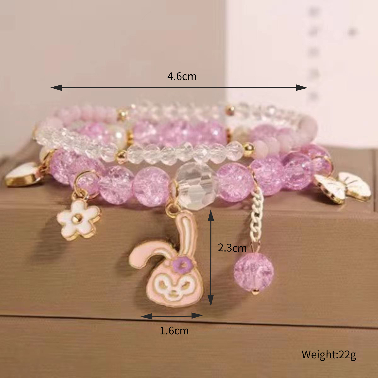 Conejo púrpura con orejas largas