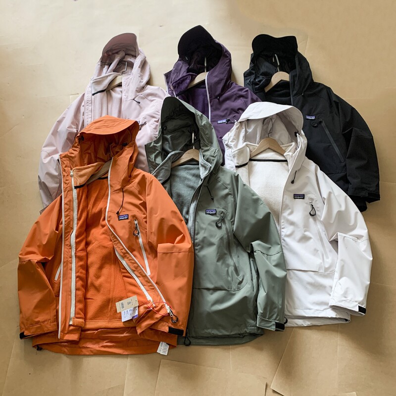 High-Quality Pat Bata 3-in-1 Outdoor Hooded Windproof Jacket for Men and Couples High-Quality Pat Bata 3-in-1 Outdoor Hooded Windproof Jacket for Men and Couples