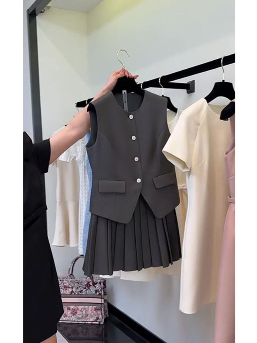 Bộ vest đen phối đồ FL240420 áo vest không tay mùa hè nữ áo gile xếp ly váy hai mảnh dáng nhỏ — Màu xám chi tiết 5