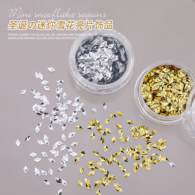 Autumn and Winter Christmas Snowflake Gold and Silver Diamond Star Sequins 2024 New Nail Art Jewelry New Year Nail Decoration