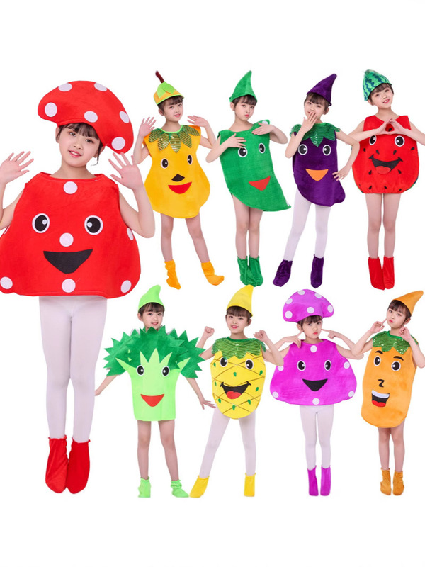 子供の日の学校の番組は服装の天気の果物の野菜の太陽の雲の星のイチゴの服を演出します。|undefined