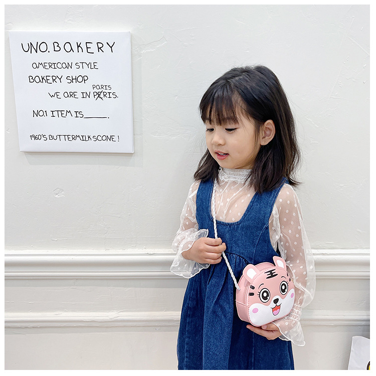 2022 Year of the Tiger New Children's coin Purse, Auspicious Tiger crossbody fashionable pu cute single-shoulder bag for both men and women Item Picture