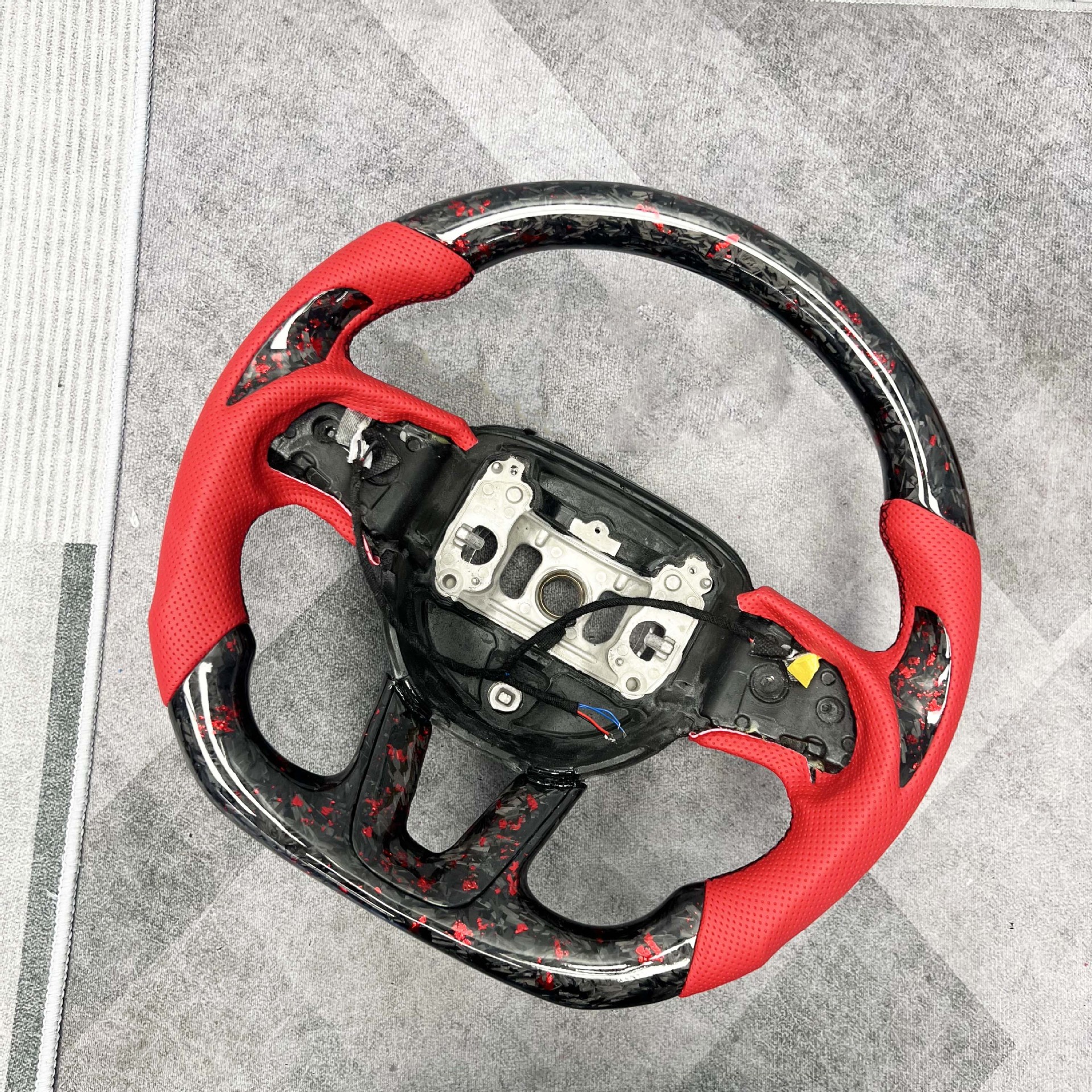 Customized Carbon Fiber Steering Wheel Suitable for Dodge Challenger Srt Dodge Hellcat Charger Modified with Led Lights