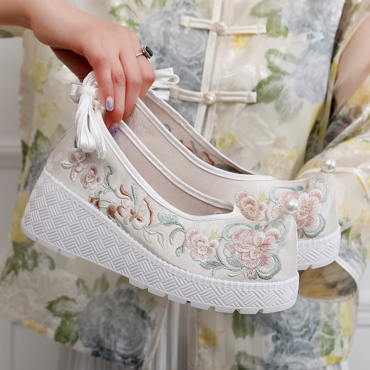 6cm весенне-летние новые туфли династии Хан на толстой подошве для женщин, туфли в древнем стиле на толстой подошве с вышивкой на плоской подошве династии Хан для занятий спортом