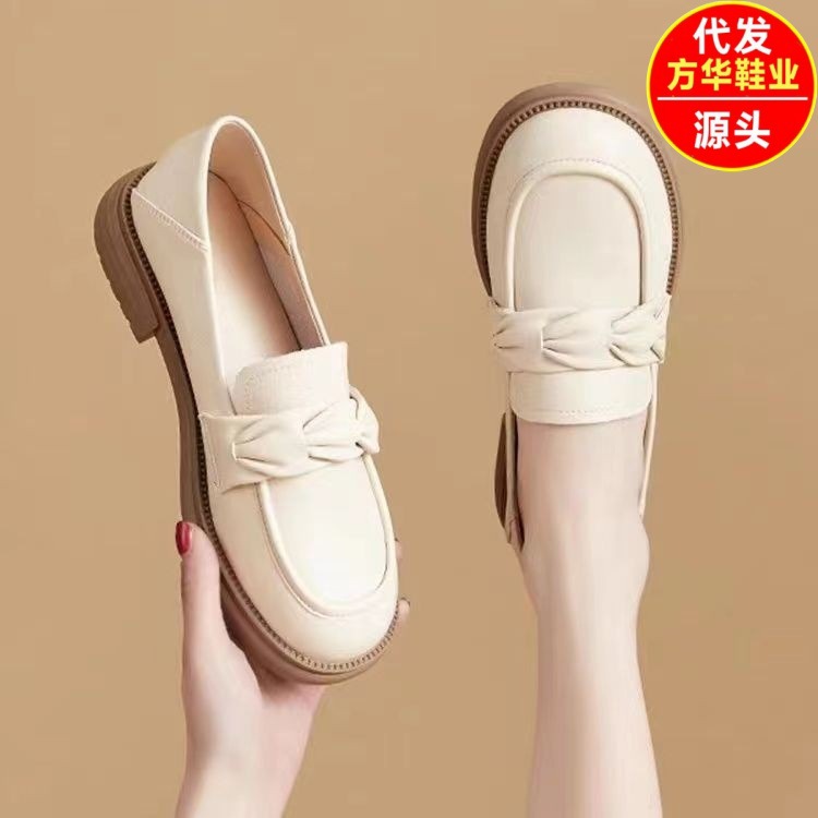 NicheZhong2026 nuevo calzado de verano plano, zapatos cómodos de moda, zapatos casuales de color sólido, zapatos planos, hermosos