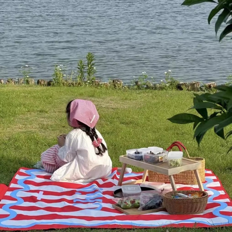 Beachside picnic cojín de piso al aire libre alojamiento de picnic a prueba de humedad alojamiento portátil tela de oxford gruesa almohadilla de playa comercio exterior