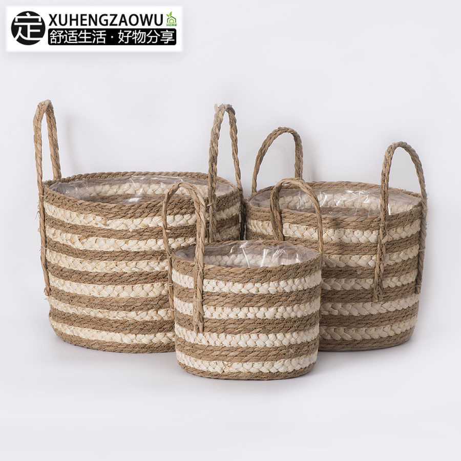 Pequeña canasta de flores de paja nórdica personalizada tejida a mano para diseñar la cantidad de flores personalizadas más favorables