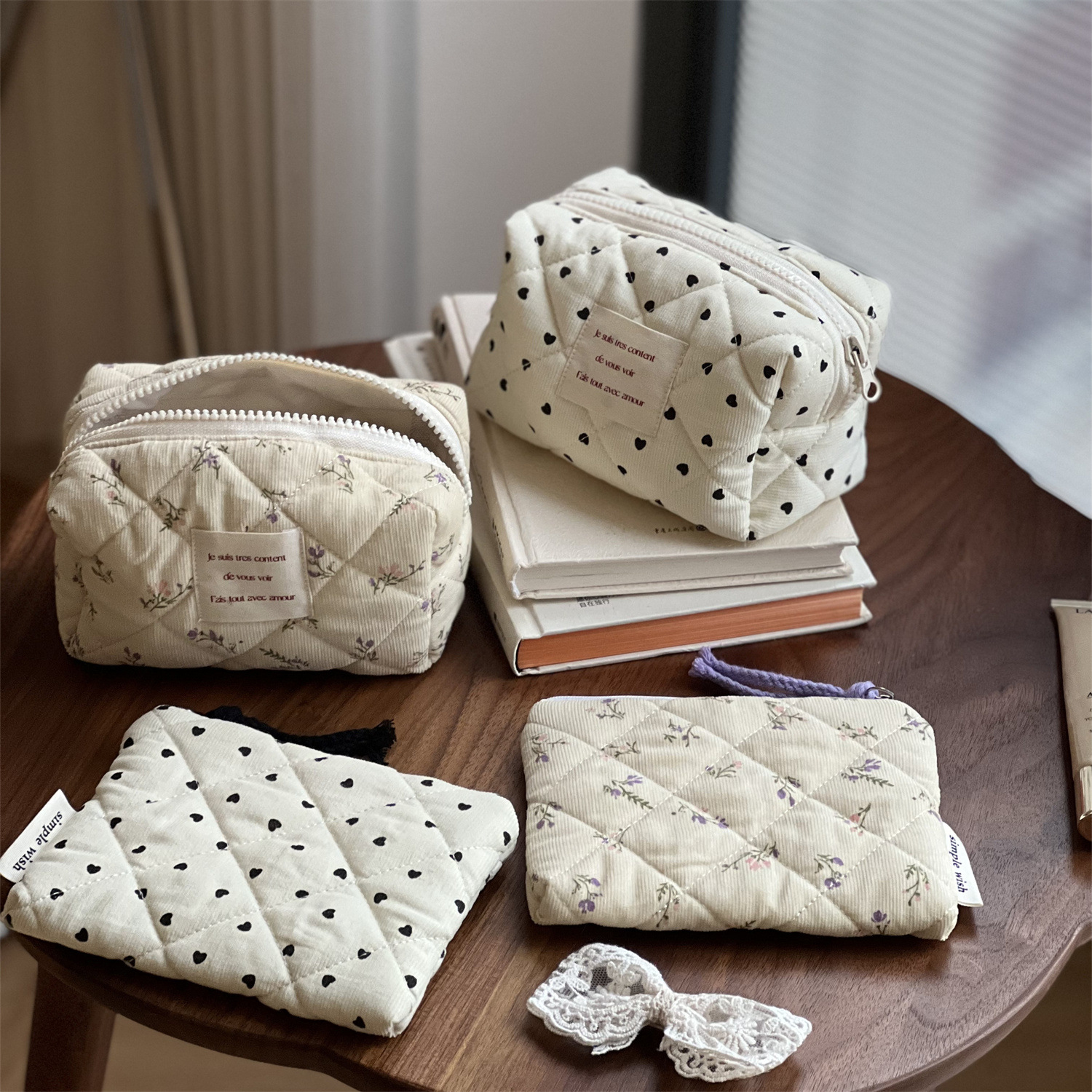 30g Weight Canvas Lining Material Zipper Closure Type / Strap Type Cosmetic Bag Bags Type Holiday, Daily Occasion Corduroy Material Heart Shape, Flower Pattern All Seasons Season Women's Gender Classic Style Style Square Shape Classic Style Heart Shape Flower Corduroy Square Makeup Bags 11