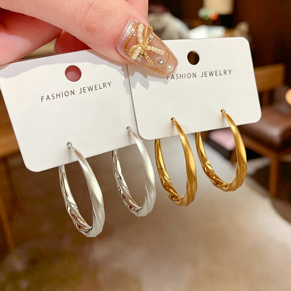 Light Luxury Style Brushed Geometric Large Hoop Earrings for Women, Unique and Exaggerated European and American Style, Niche High-End Earrings Wholesale