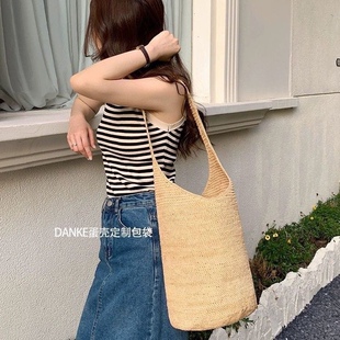 French Retro Lafite Straw Bag Bucket Bag Women's Large Capacity Holiday Beach Bag Woven Shoulder Bag Tote Bag