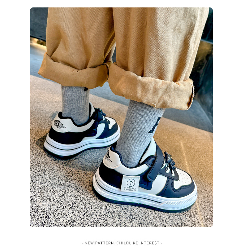 2023 Scarpe da cricket per bambini di inizio autunno Scarpe singole traspiranti basse bianche e nere per ragazzi e ragazze antiscivolo_voghion.com