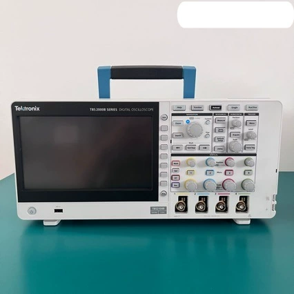 Цифровой осциллограф Tektronix TBS2104B, 100 МГц, четыре канала