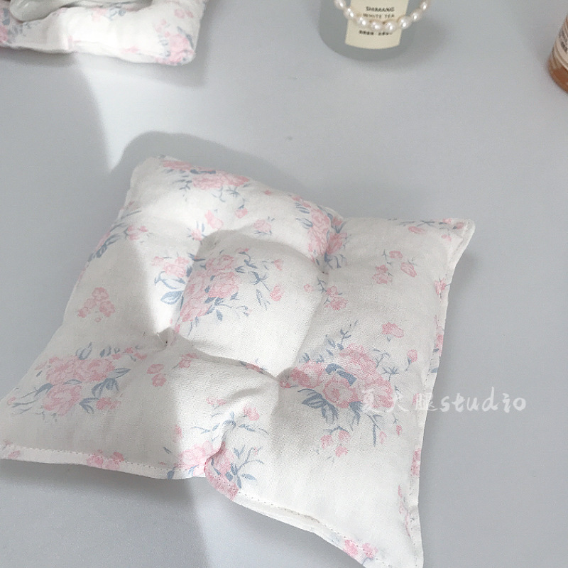 흰색 바탕에 핑크색 꽃무늬 퀼팅 코스터 [약 13cm]