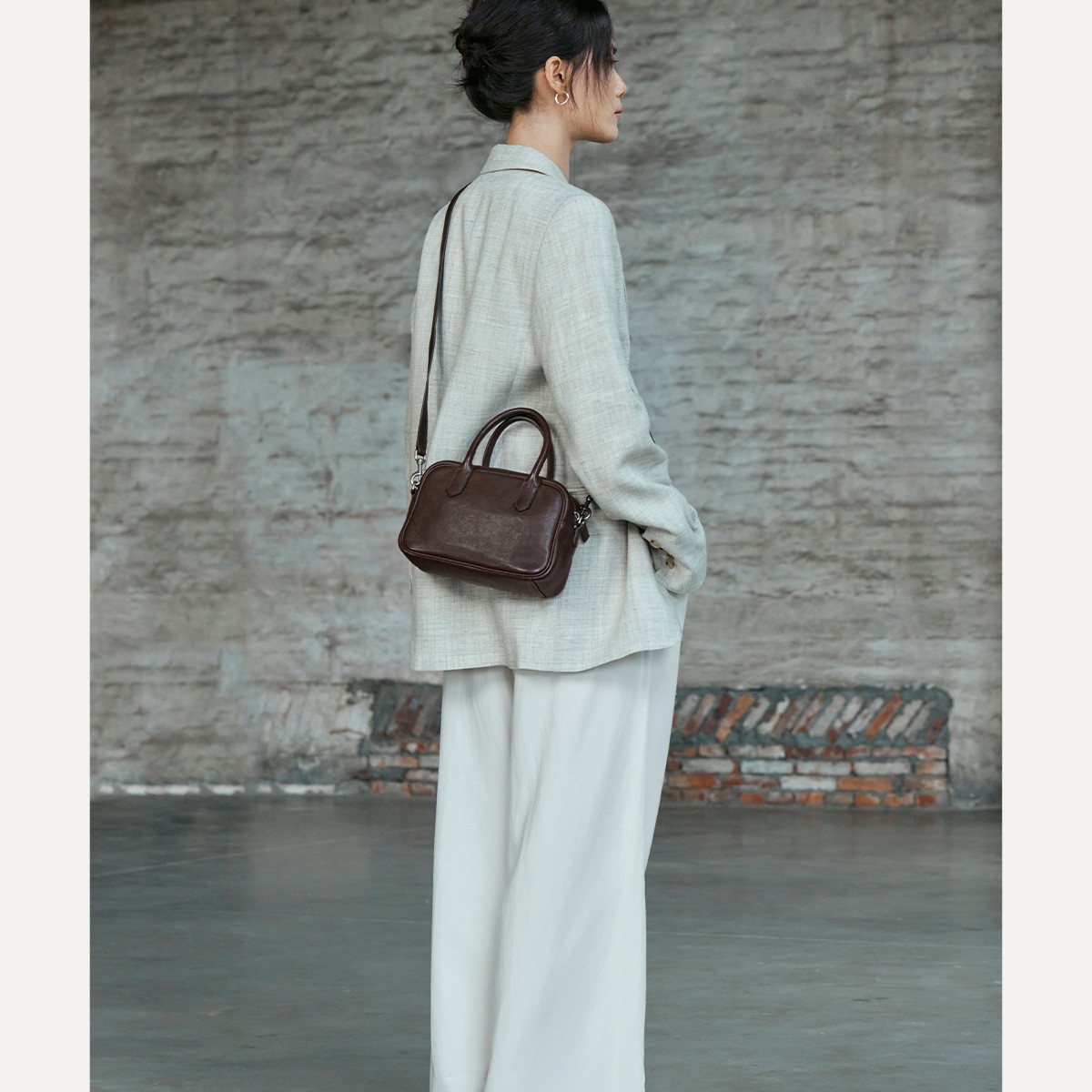 Qiuzhen Wide Vegetable-Tanned Cowhide Casual Versatile Handbag Crossbody Shoulder Bag Bowling Small Square Bag For Women - Thumbnail 2