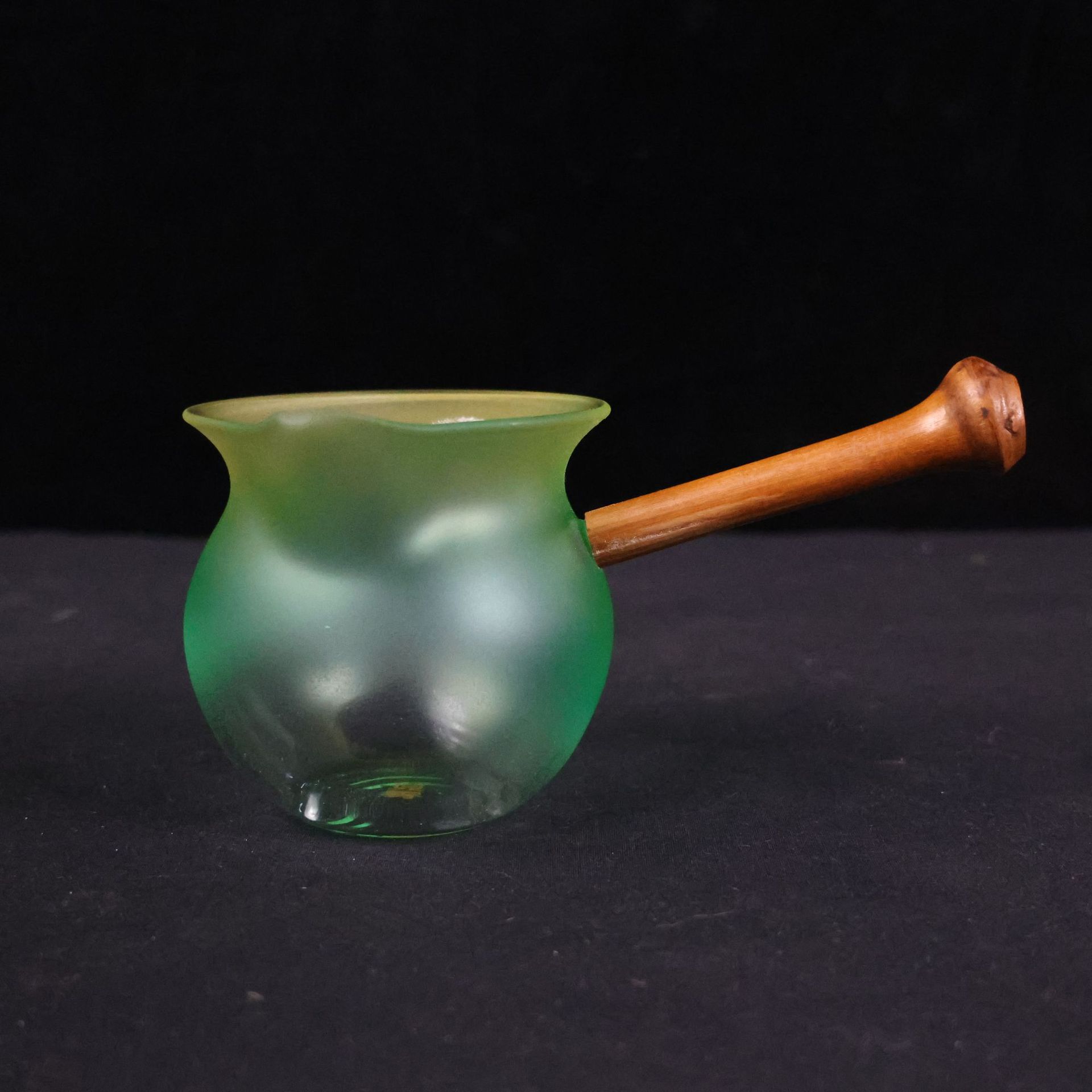 New Chinese style bamboo side-handled fairness cup, gradient glass tea dispenser, tea tray set, wholesale factory direct shipping.