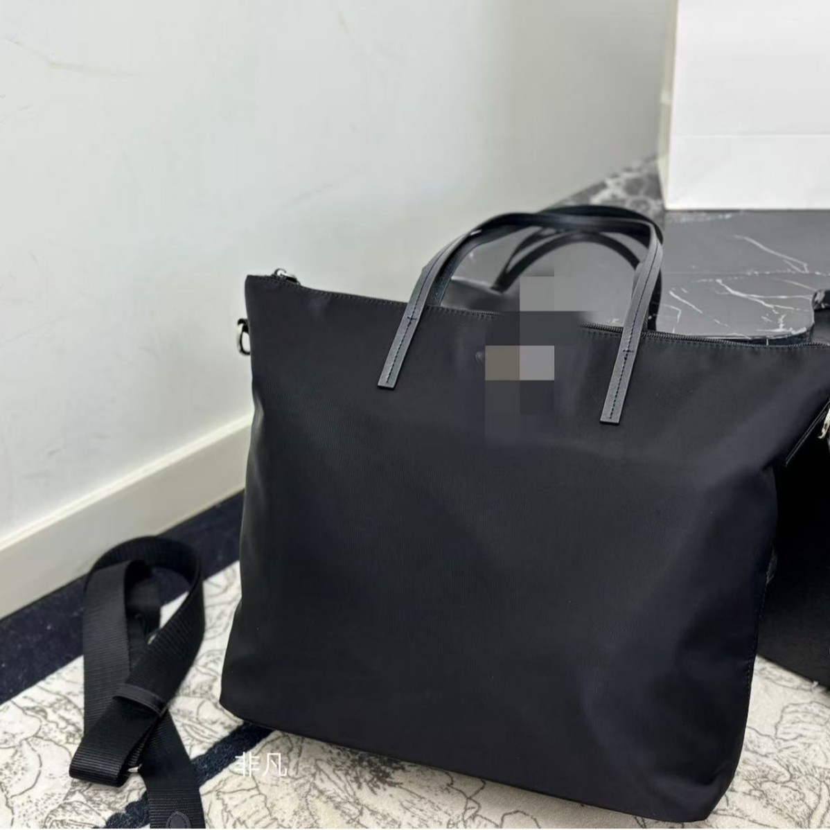 P拉达男士尼龙大号手提斜挎包公文包单肩包高品质1BG052