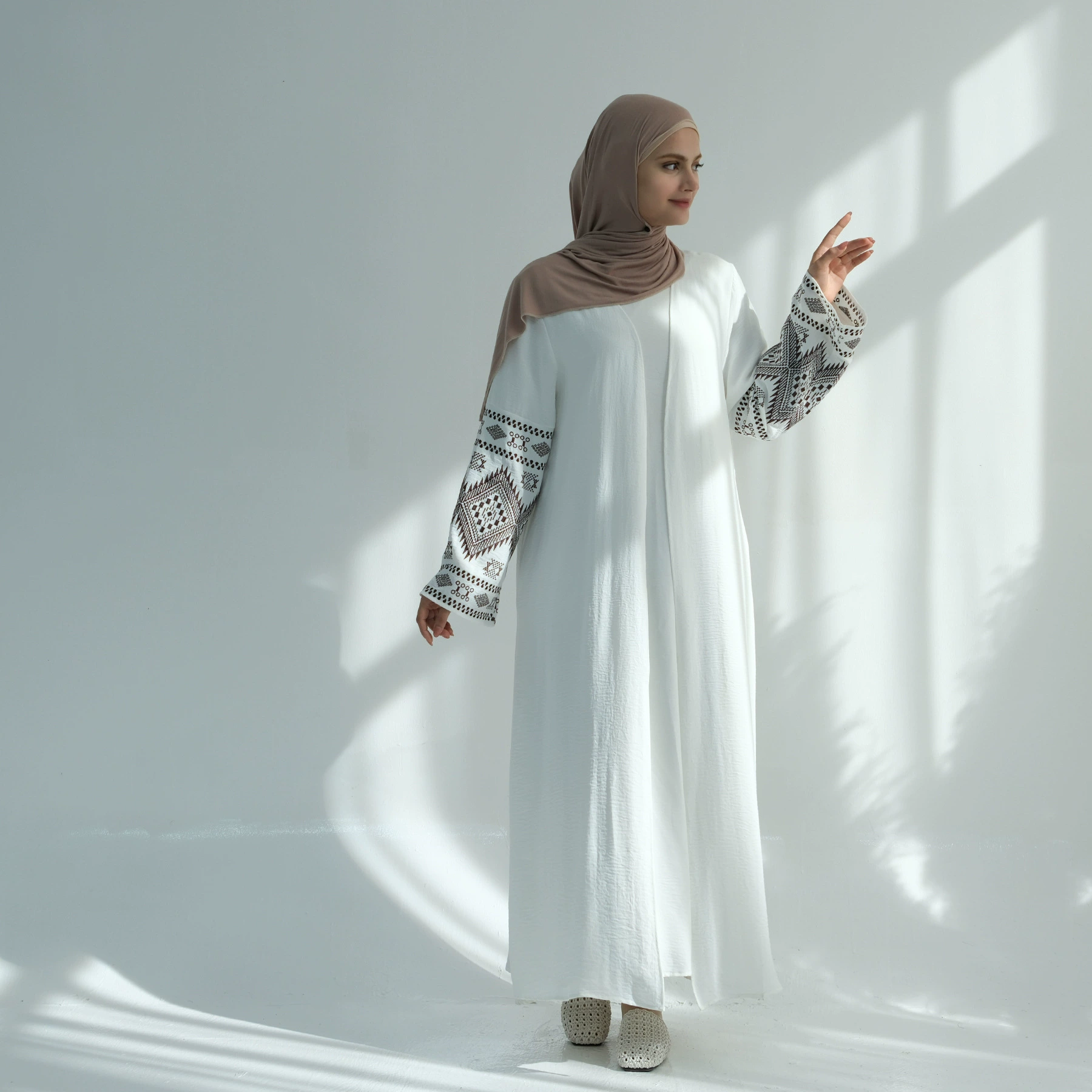 2024 LORIYA Speed Touch Dubai Дубай изящная вышивка Cascane LR 915