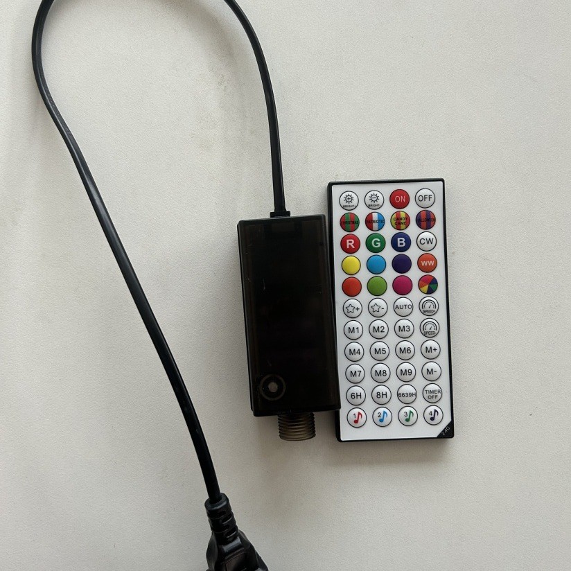 Lámpara de color RGB, cadena de luz que cambia de color, impermeable, decoración de patio al aire libre, luz de cortina, luz de red, estilo explosivo, luz de color al por mayor de Amazon