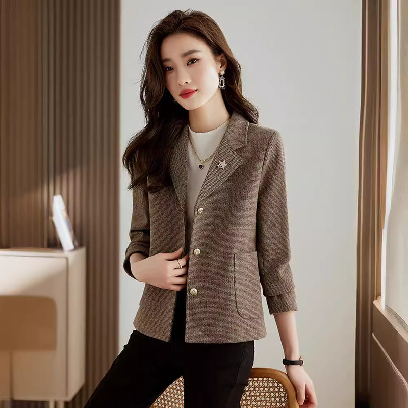 GDX971 three-button suit jacket for women 2023 Spring and Autumn new high-grade small short suit jacket GDX971 three-button suit jacket for women 2023 Spring and Autumn new high-grade small short suit jacket