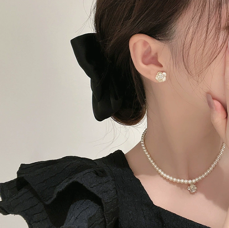 White mountain tea, sophisticated earrings, silver 925 sample