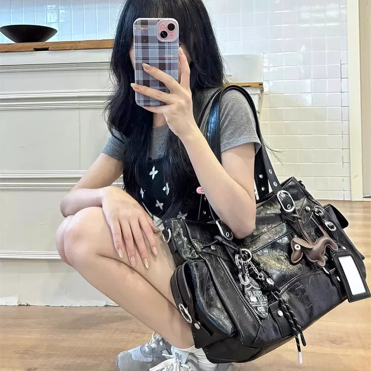 甜酷风大容量托特包2025新款潮个性百搭手提制服包简约Y2K单肩包