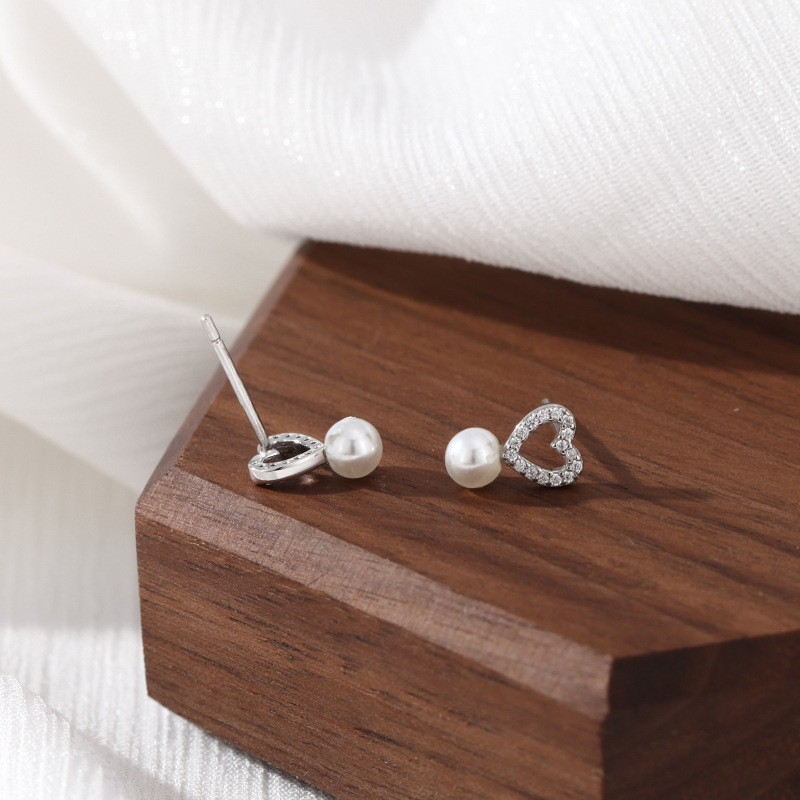 1 Pair 925 Sterling Silver Artificial Diamond Heart Shape Pearl Ear Studs display picture 3