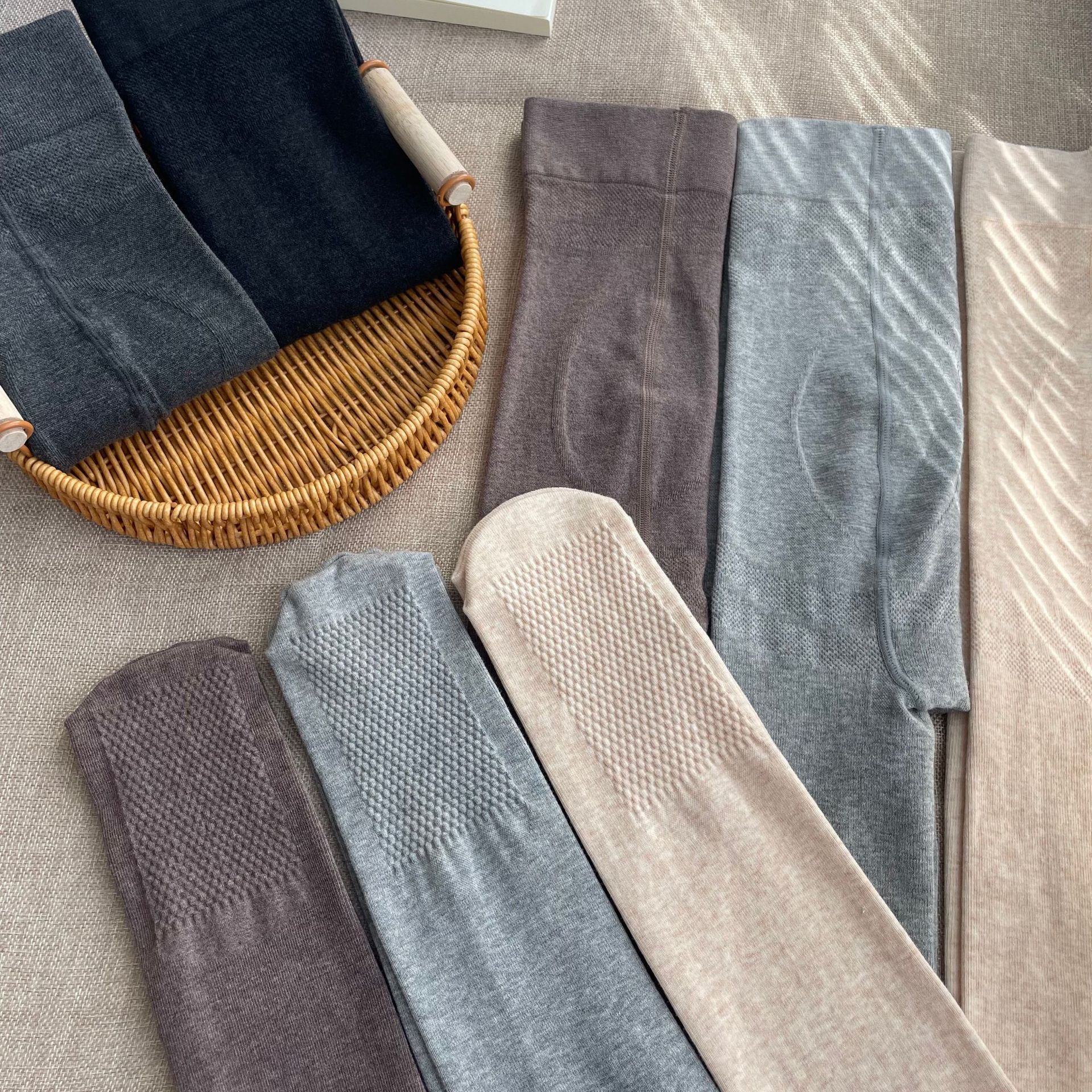 160g Fine Cotton Leggings for Women, Autumn Season, Slight Compression, Tummy Control, Butt-Lifting, Thin Ribbed Pantyhose, Oatmeal White