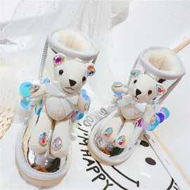 亲子款手工水钻小熊雪地靴女儿童卡通防水棉鞋加绒网红漆皮中筒靴