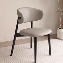 北欧风橡胶木软包餐椅现代简约组装家用羊角椅