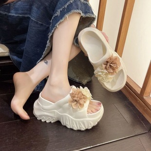 ���߸�ɳ��������Ů�⴩2025�ļ��¿�r���ɸ�׺�כ��ϻ�����Ь