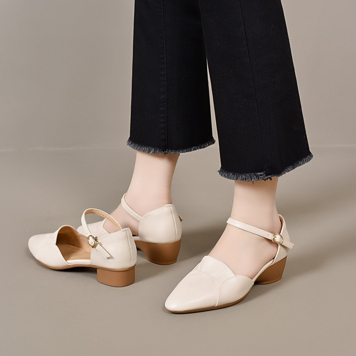 Dép sandal nữ da thật mũi kín gót vuông 5 cm quai ngang đế mềm — Màu caramel--5CM chi tiết 7