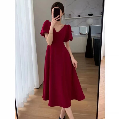 Plus-size red cocktail dress for women, 2025 summer new French style youthful V-neck bubble sleeve temperament long dress