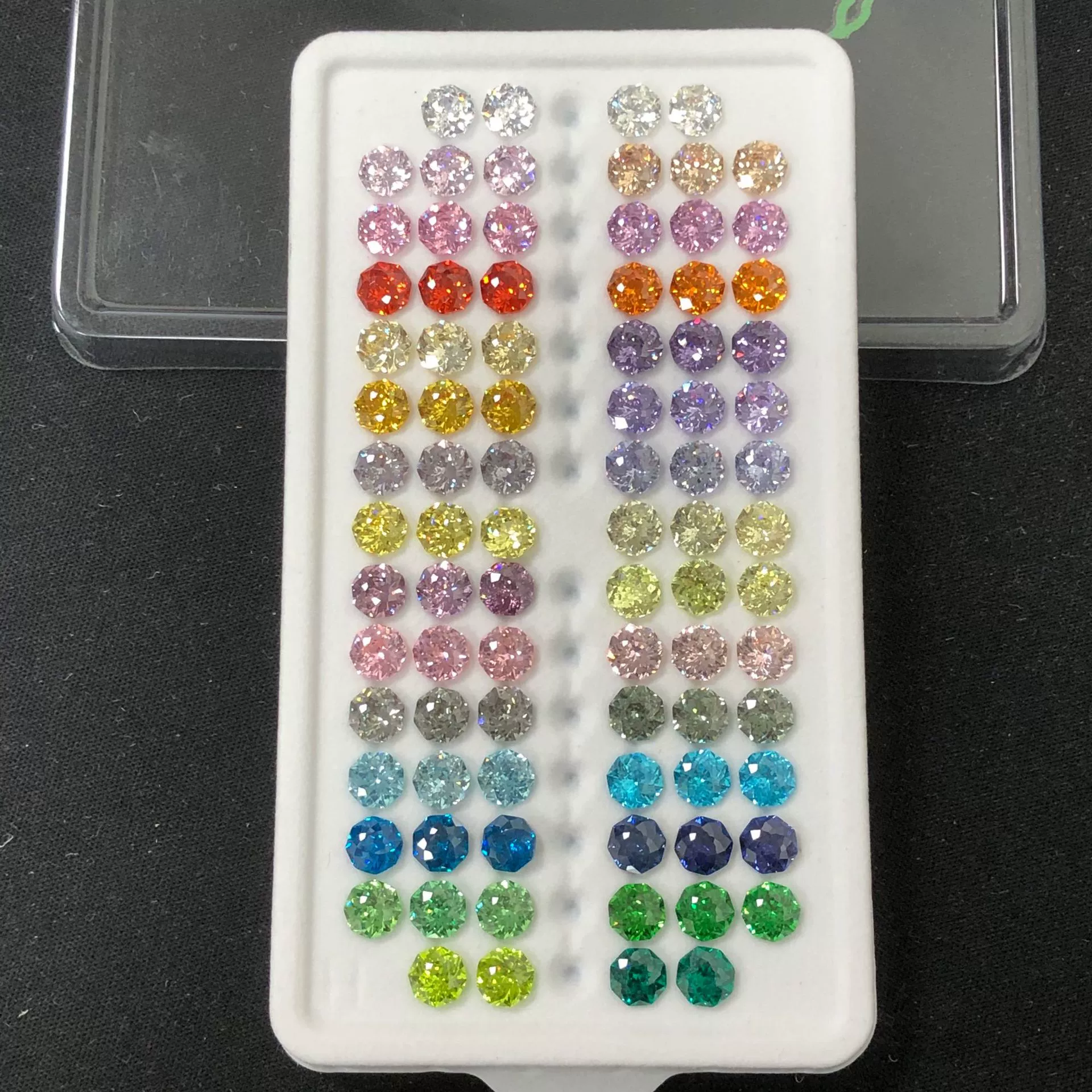 Высококачественный россыпной бриллиант из углеродистого камня 6 мм, выращенный в Учжоу, для ювелирных изделий, основной камень, ручная огранка, цветочный дизайн