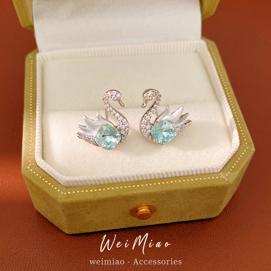 Aguja de plata Zircon pequeño cigne pernos de moda temperamento simple diario aretes versátiles ligeros de lujo alta sensación de auriculares al por mayor image 4