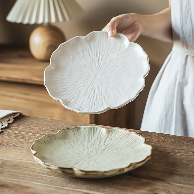 [Plato de encaje hecho a mano ~ retro y elegante] Plato de pasta en forma de flor de gres de estilo japonés plato de desayuno plato ligeramente defecto
