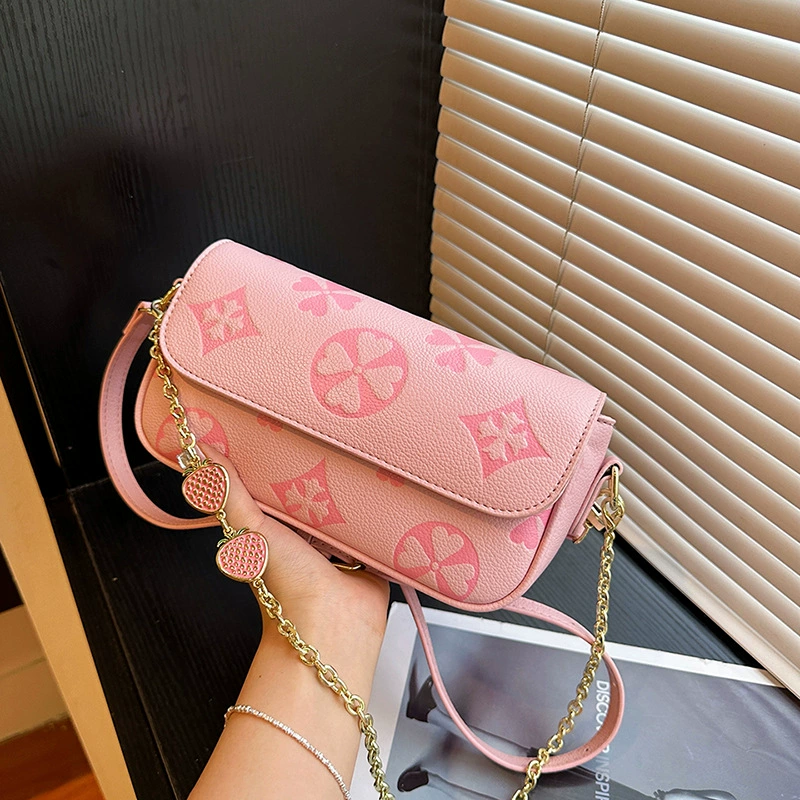 Стильная маленькая clutch сумка