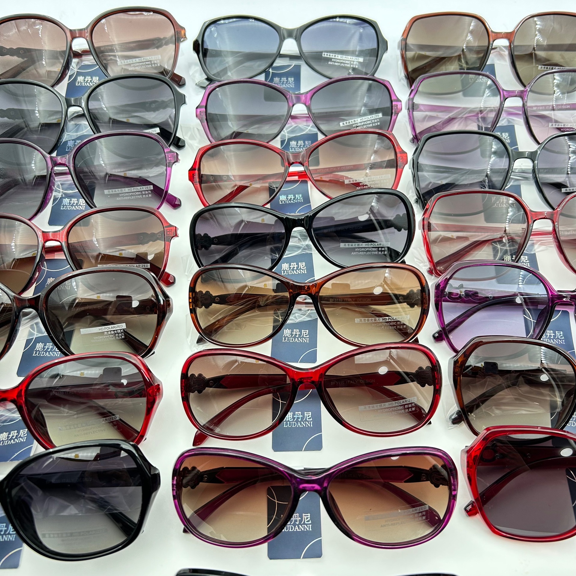 Polarized sunglasses for middle-aged and elderly women, anti-UV sunglasses with large and small frames for mothers, outdoor driving sunglasses, fashion-forward