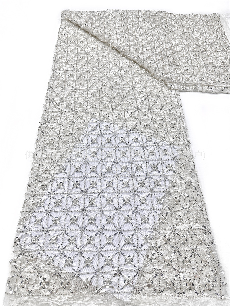 Blanco pesado clavos de cuentas sequinilla tela de encaje cuadrilátero cosido a mano perla sequinilla vestido tela