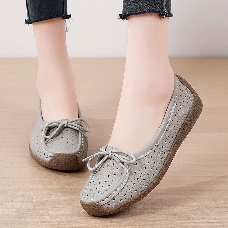 Zapatos de un pie Bean para mujeres 2026 nuevo verano hueco agujero respirable zapatos agujero antideslizantes con suela plana sandálias casuales