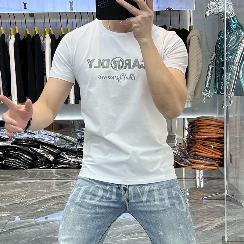Erkekler 2024 Yaz Yeni Kişiselleştirilmiş Trend Günlük Moda Çok Yönlü Yuvarlak Yaka İnce Kesim Mektup Baskılı Kısa kollu_voghion.com