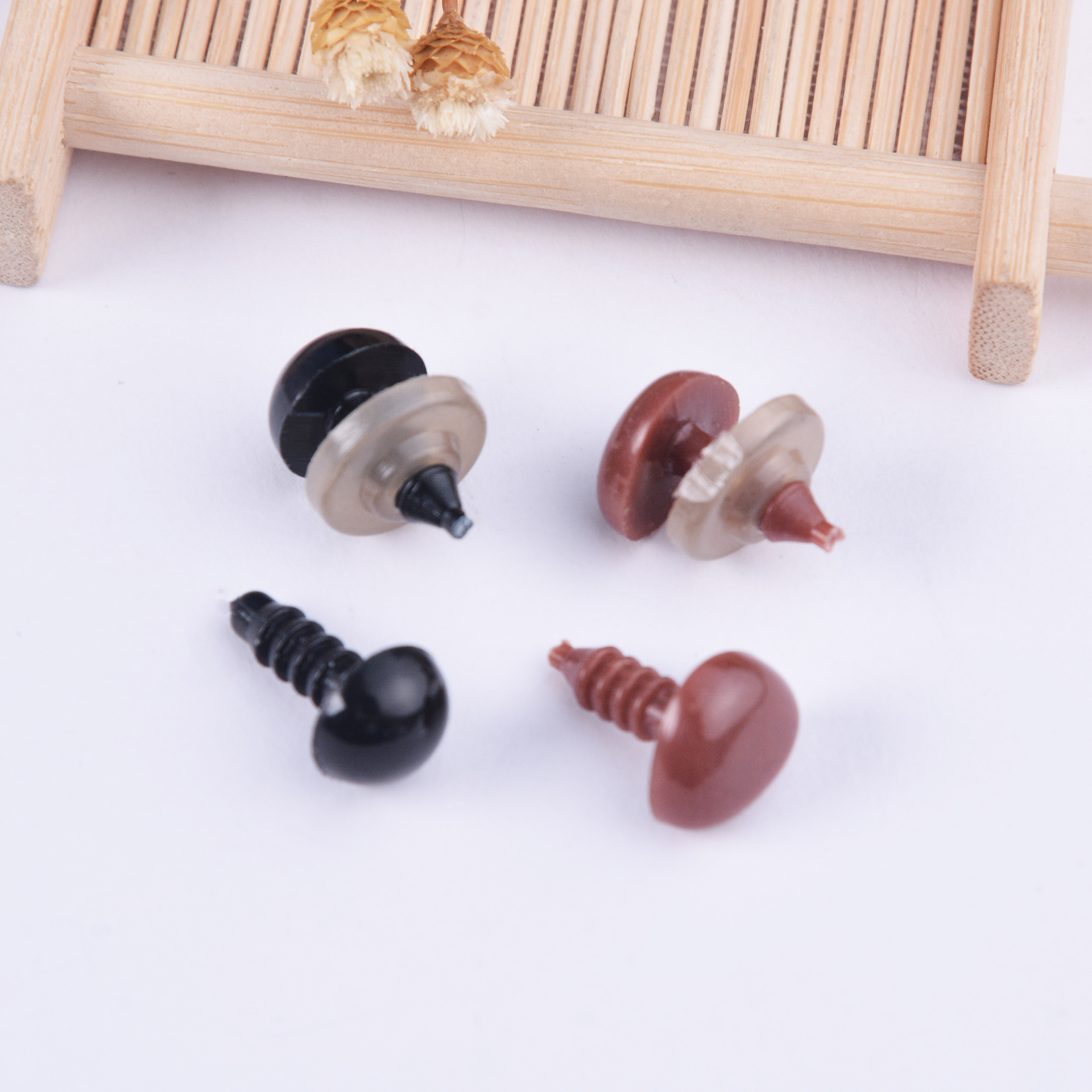 Muñeca transfronteriza Muñeca de juguete Accesorios de bricolaje Ojos de peluche Nariz Accesorios de bricolaje Nariz triangular negra