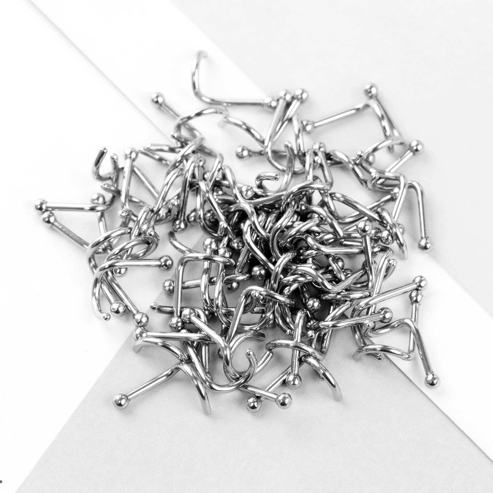 Stud De Nez En Acier Inoxydable Chirurgical Forme Boule Incurvée_voghion.com