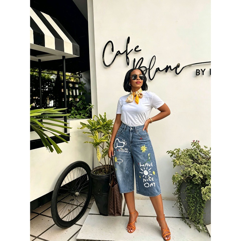 New Women's Fun Dog Graffiti Print Cropped Wide Leg Jeans Stylish Casual Denim for Spring Autumn_ecoleips.com