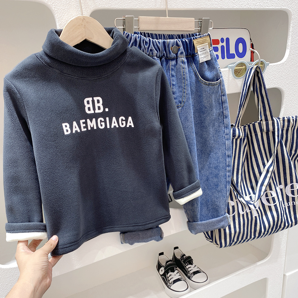 Letra simple Top forrado de lana 2023 Otoño e Invierno Camisa de fondo compuesta de terciopelo de una sola pieza para niños nuevos top de manga larga para bebés