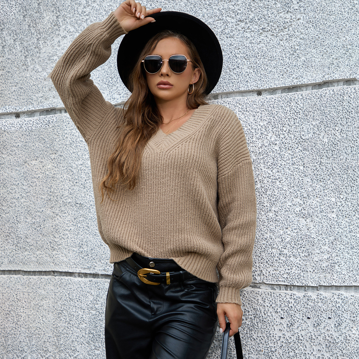 Effortless V-Neck Sweater – Breathable Polyester Pullover With Ribbed Cuffs (S/M/L/XL, Workwear Essential, Relaxed Fit, Neutral & Pastel Tones)_voghion.com