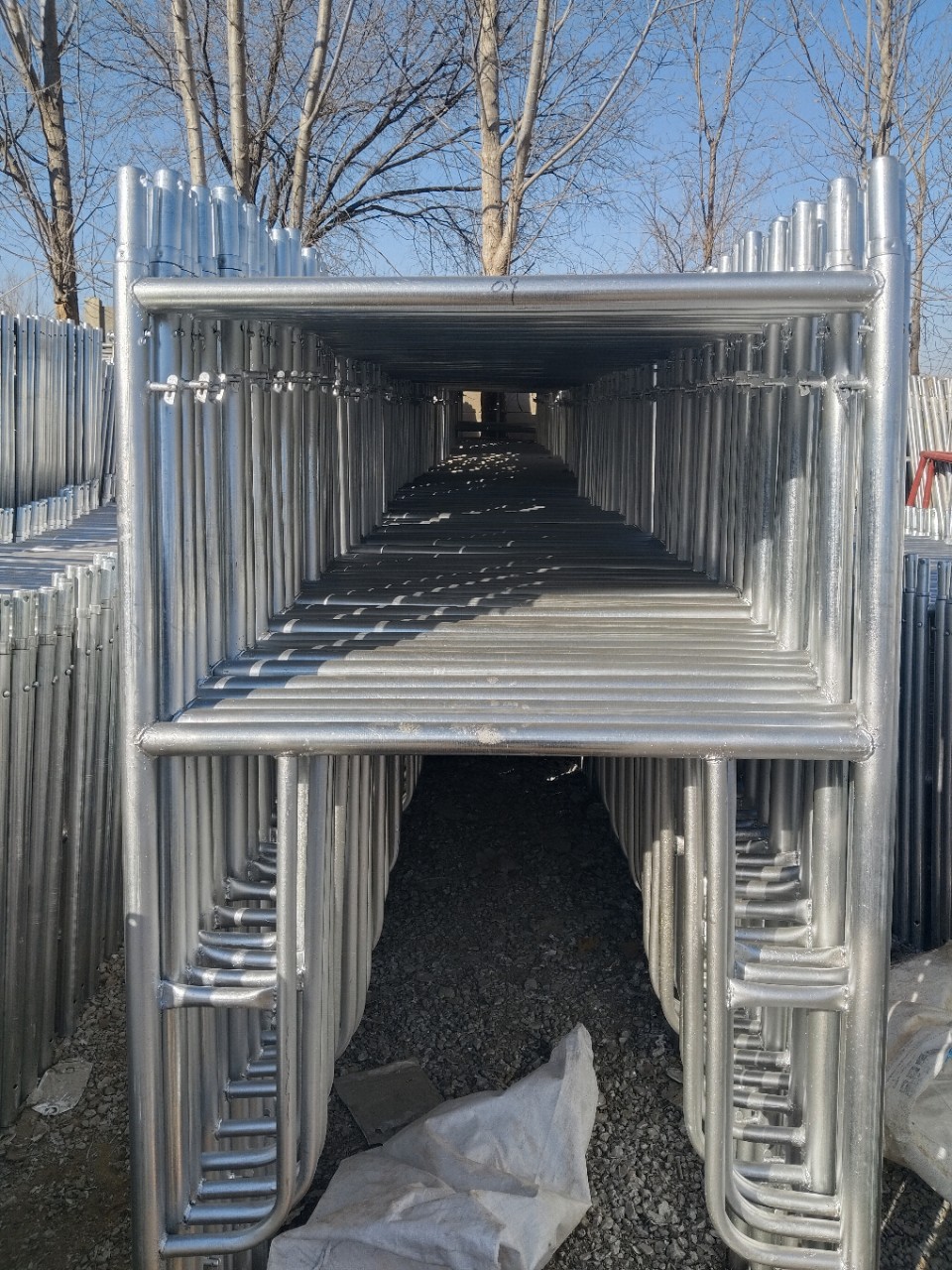 厂家生产批发加厚镀锌梯形脚手架 门式脚手架 可移动脚手架规格详