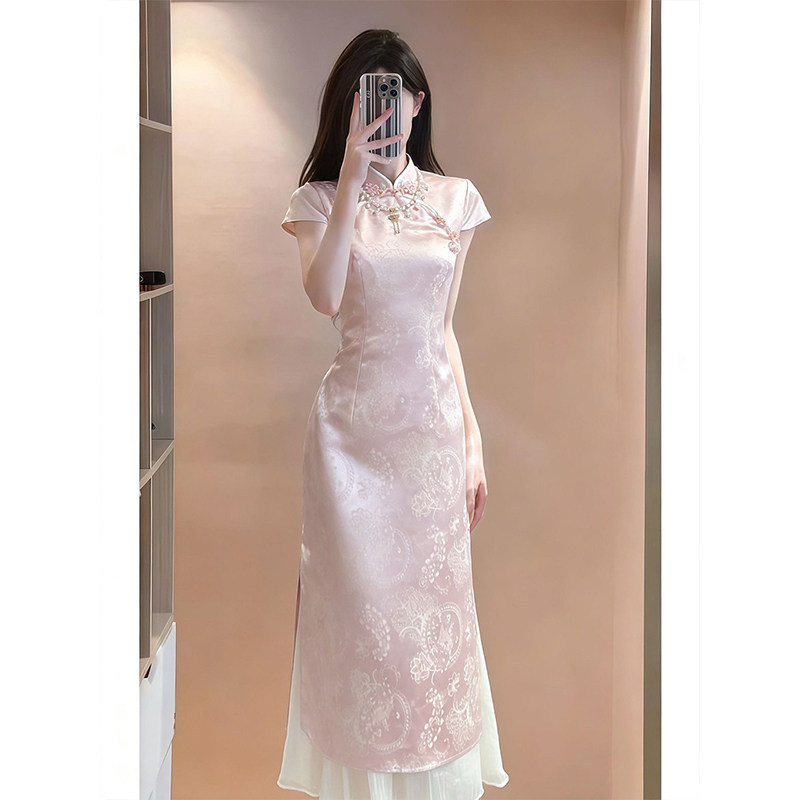 New Chinese-Style Pink Stand-Collar Patchwork Qipao Dress for Women, Summer 2026, Slim Fit, Elegant, Petite Long Dress New Chinese-Style Pink Stand-Collar Patchwork Qipao Dress for Women, Summer 2026, Slim Fit, Elegant, Petite Long Dress