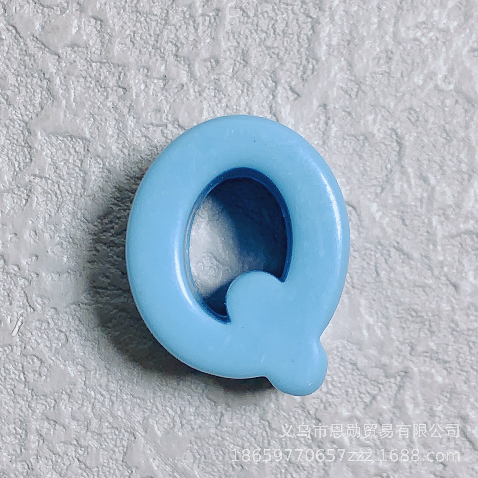 Q (light blue)