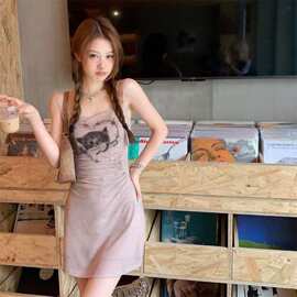 【辣妹与猫】设计感连衣裙女纯欲包臀修身性感内搭打底裙白色开衫
